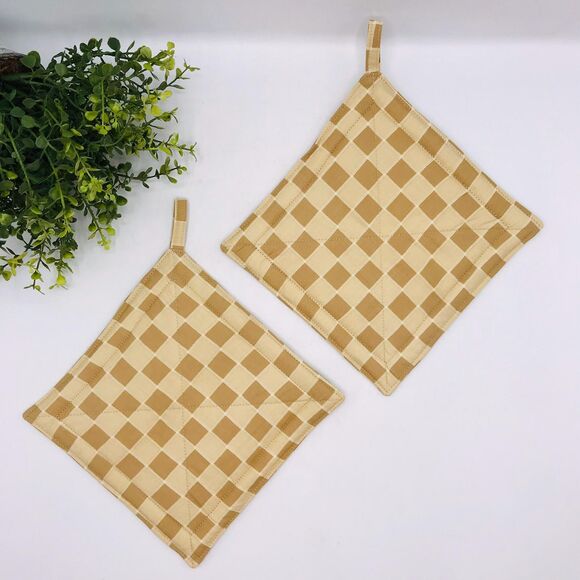 Set of 2 Square Potholders, Neutral Checkers, 2 Piece Baking Gift Set 7x7 Inches - Picture 1 of 5